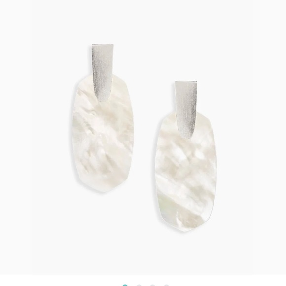 Kendra Scott Aragon silver drop earrings in ivory - Picture 6 of 9